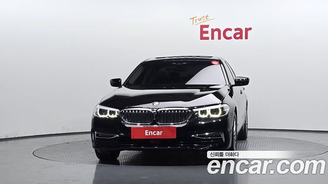 BMW 5-Series 520i Luxury