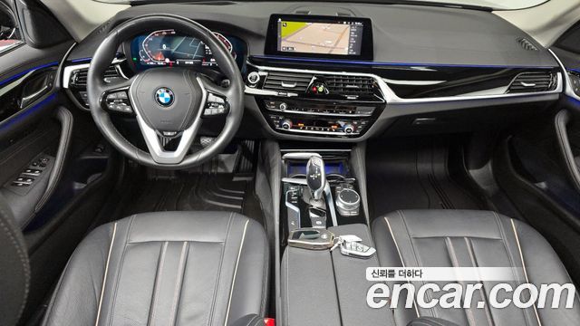 BMW 5-Series 520i Luxury