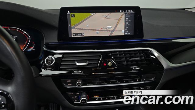 BMW 5-Series 520i Luxury