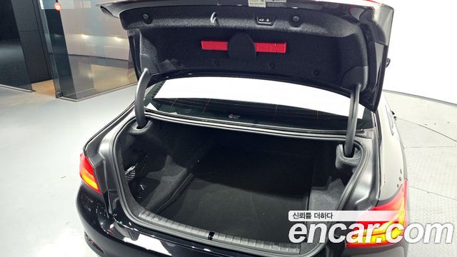 BMW 5-Series 520i Luxury