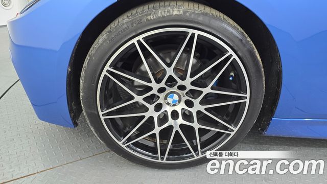 BMW 3-Series 330i M Sport Shadow