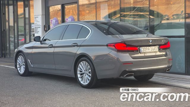BMW 5-Series 530i Luxury