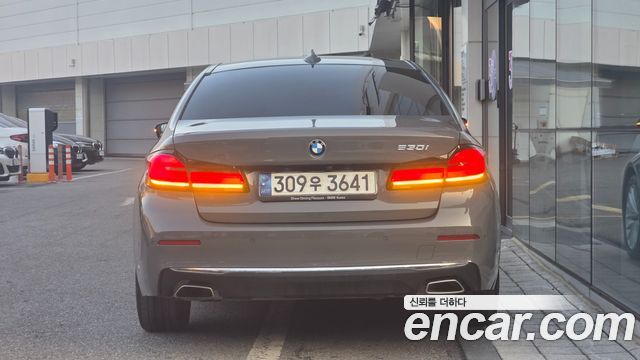 BMW 5-Series 530i Luxury