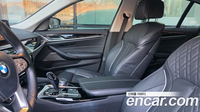 BMW 5-Series 530i Luxury