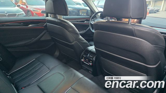 BMW 5-Series 530i Luxury