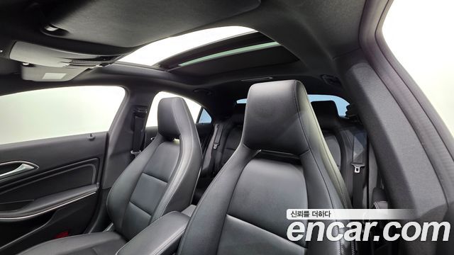 Mercedes-Benz CLA-Class CLA250 4MATIC