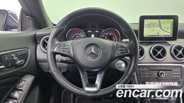 Mercedes-Benz CLA-Class CLA250 4MATIC