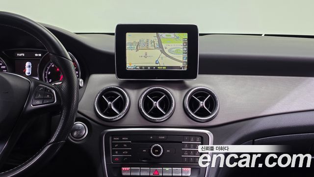 Mercedes-Benz CLA-Class CLA250 4MATIC