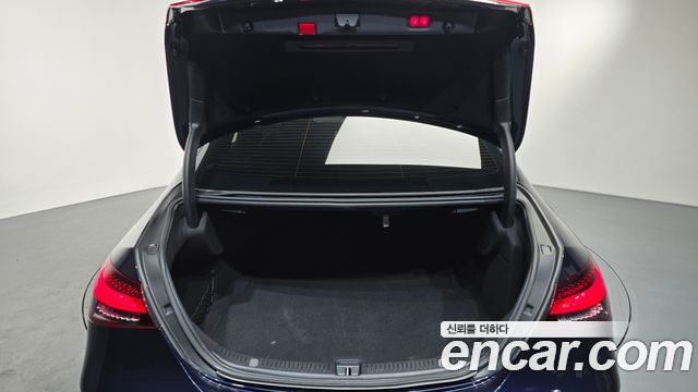 Mercedes-Benz E-Class E350 4MATIC AMG Line Edition