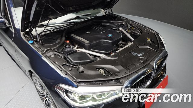 BMW 5-Series 530i M Sport Package Plus