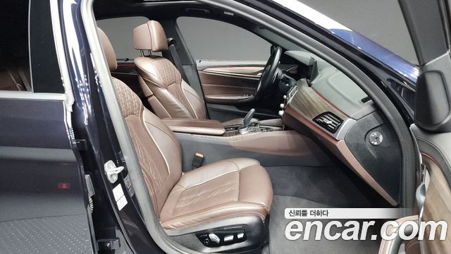 BMW 5-Series 530i M Sport Package Plus