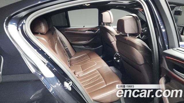 BMW 5-Series 530i M Sport Package Plus