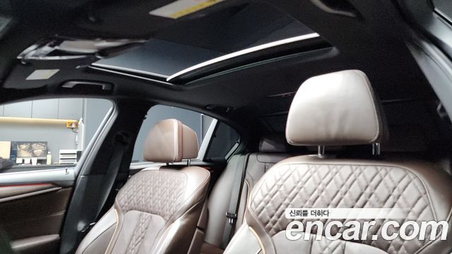 BMW 5-Series 530i M Sport Package Plus