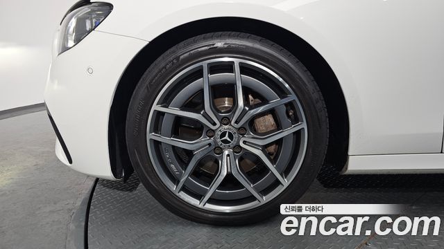 Mercedes-Benz E-Class E220d 4MATIC AMG Line