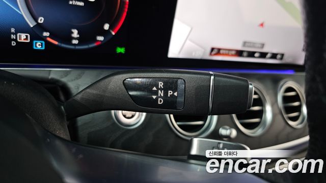 Mercedes-Benz E-Class E220d 4MATIC AMG Line