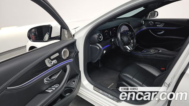 Mercedes-Benz E-Class E220d 4MATIC AMG Line