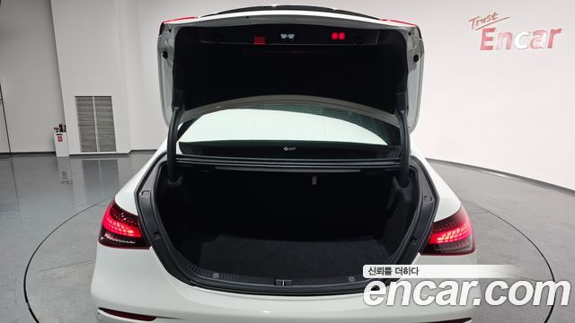 Mercedes-Benz E-Class E220d 4MATIC AMG Line