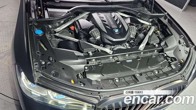 BMW X7 M50i 6STR