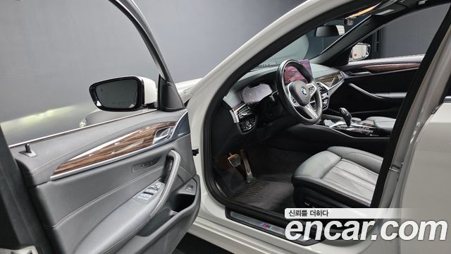 BMW 5-Series 520i M Sport