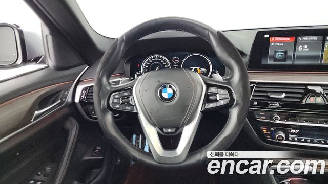 BMW 5-Series 530i M Sport Package Plus