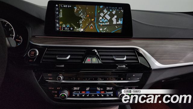 BMW 5-Series 530i M Sport Package Plus