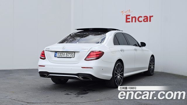 Mercedes-Benz E-Class E350 4MATIC AMG Line