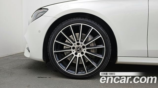 Mercedes-Benz E-Class E350 4MATIC AMG Line