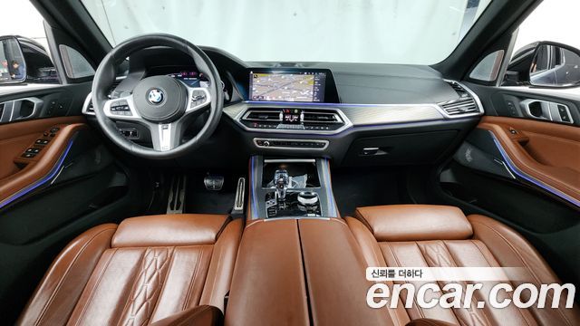 BMW X5 M50i