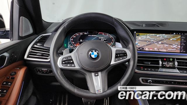BMW X5 M50i