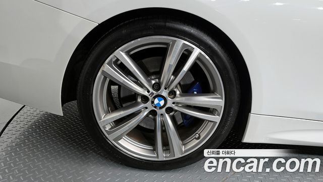 BMW 4-Series 428i M Sport Convertible