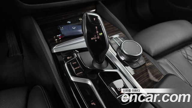 BMW 5-Series 523d xDrive Luxury