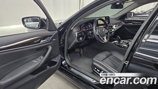 BMW 5-Series 523d xDrive Luxury