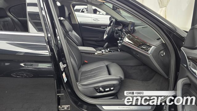 BMW 5-Series 523d xDrive Luxury