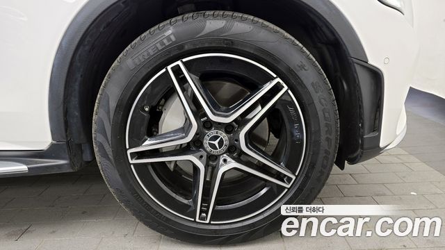 Mercedes-Benz GLC-Class GCL300 4MATIC Coupe