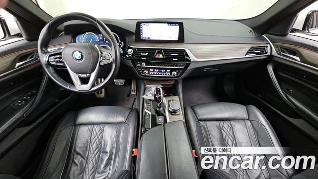 BMW 5-Series 530i xDrive M Sport Package Plus