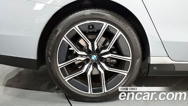 BMW 7-Series 740i sDrive M Sport Individual