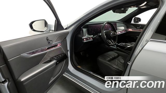 BMW 7-Series 740i sDrive M Sport Individual