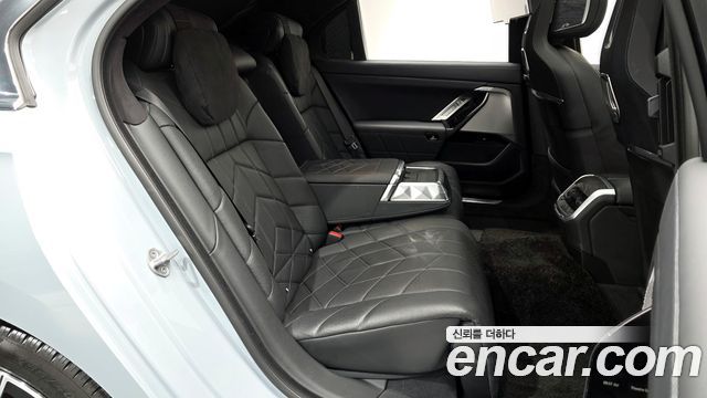 BMW 7-Series 740i sDrive M Sport Individual