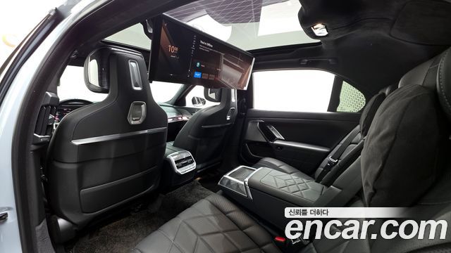 BMW 7-Series 740i sDrive M Sport Individual