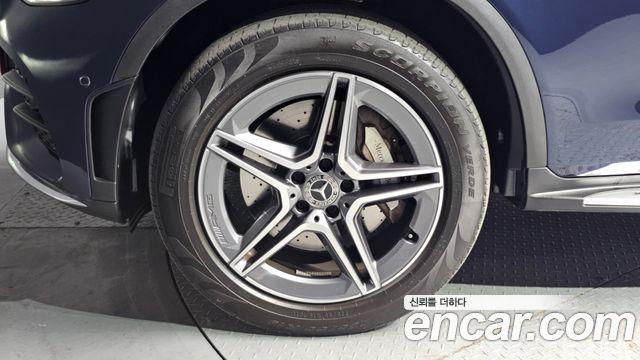 Mercedes-Benz GLC-Class GLC300e 4MATIC Coupe