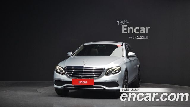 Mercedes-Benz E-Class E300 4MATIC Exclusive