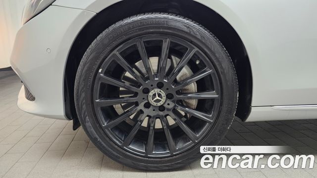 Mercedes-Benz E-Class E300 4MATIC Exclusive