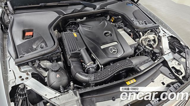 Mercedes-Benz E-Class E300 4MATIC Exclusive