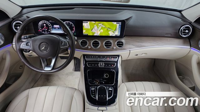 Mercedes-Benz E-Class E300 4MATIC Exclusive