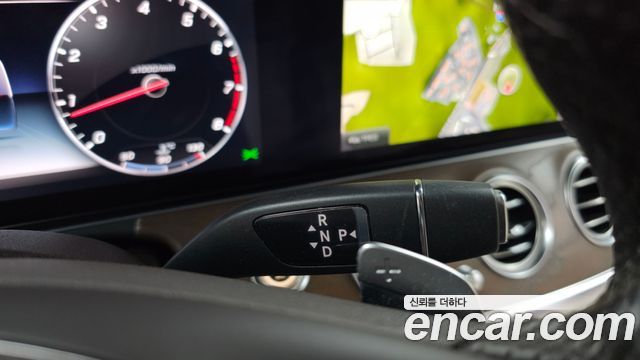 Mercedes-Benz E-Class E300 4MATIC Exclusive