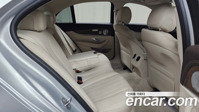 Mercedes-Benz E-Class E300 4MATIC Exclusive