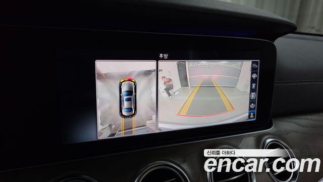 Mercedes-Benz E-Class E300 4MATIC Exclusive