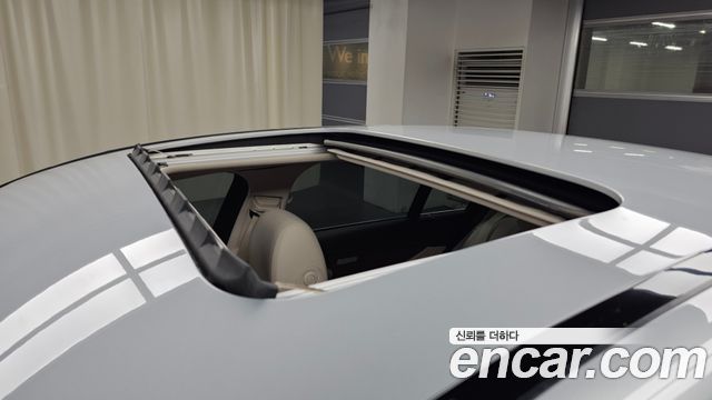 Mercedes-Benz E-Class E300 4MATIC Exclusive