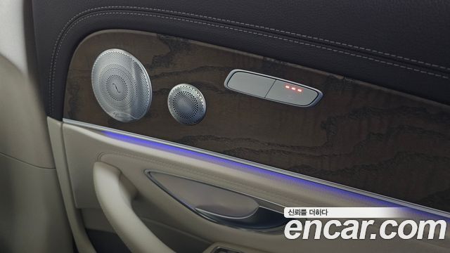 Mercedes-Benz E-Class E300 4MATIC Exclusive