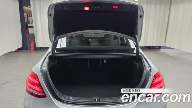 Mercedes-Benz E-Class E300 4MATIC Exclusive